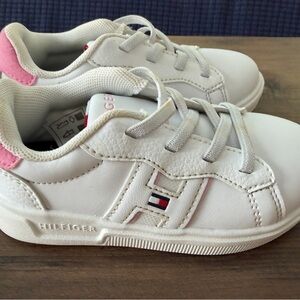 Tommy Hilfiger Kids Sneakers in White and Pink